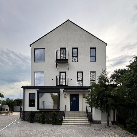 Mosh Mosh Boutique Hotel 阿拉木图 外观 照片