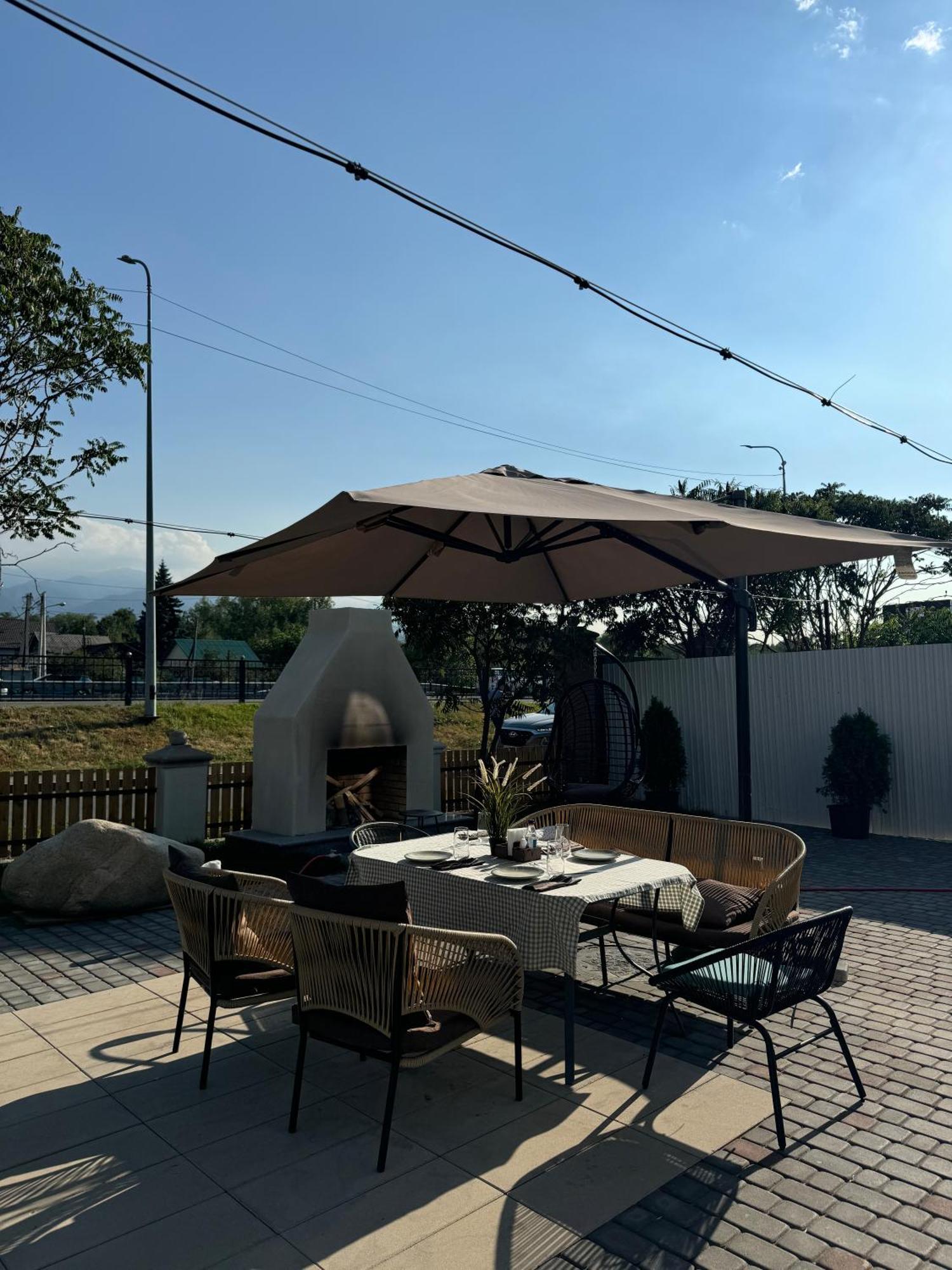 Mosh Mosh Boutique Hotel 阿拉木图 外观 照片