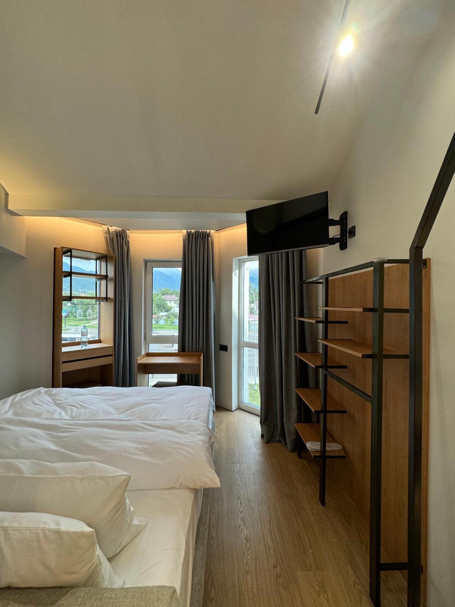 Mosh Mosh Boutique Hotel 阿拉木图 外观 照片